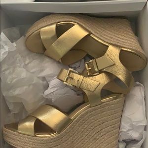 Michael Kors wedge leather pale gold size 6